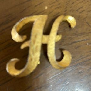 Mamselle Vintage Initial Pin (H)